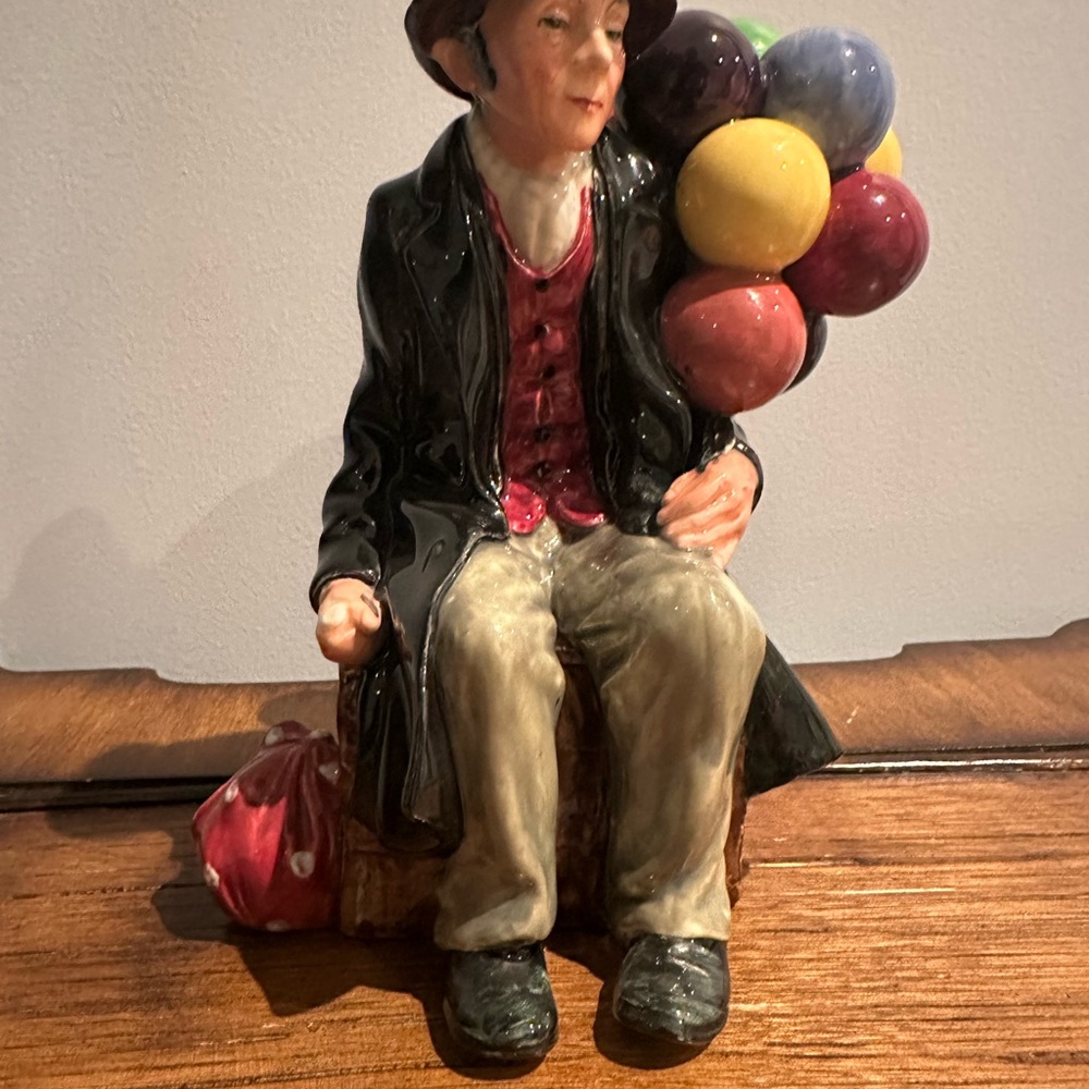 Vintage Royal Doulton “The Balloon Man” HN1954  designer Leslie Harradine
